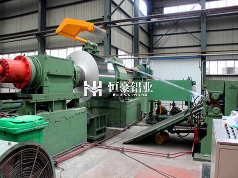 鋁卷上機(jī)展示 